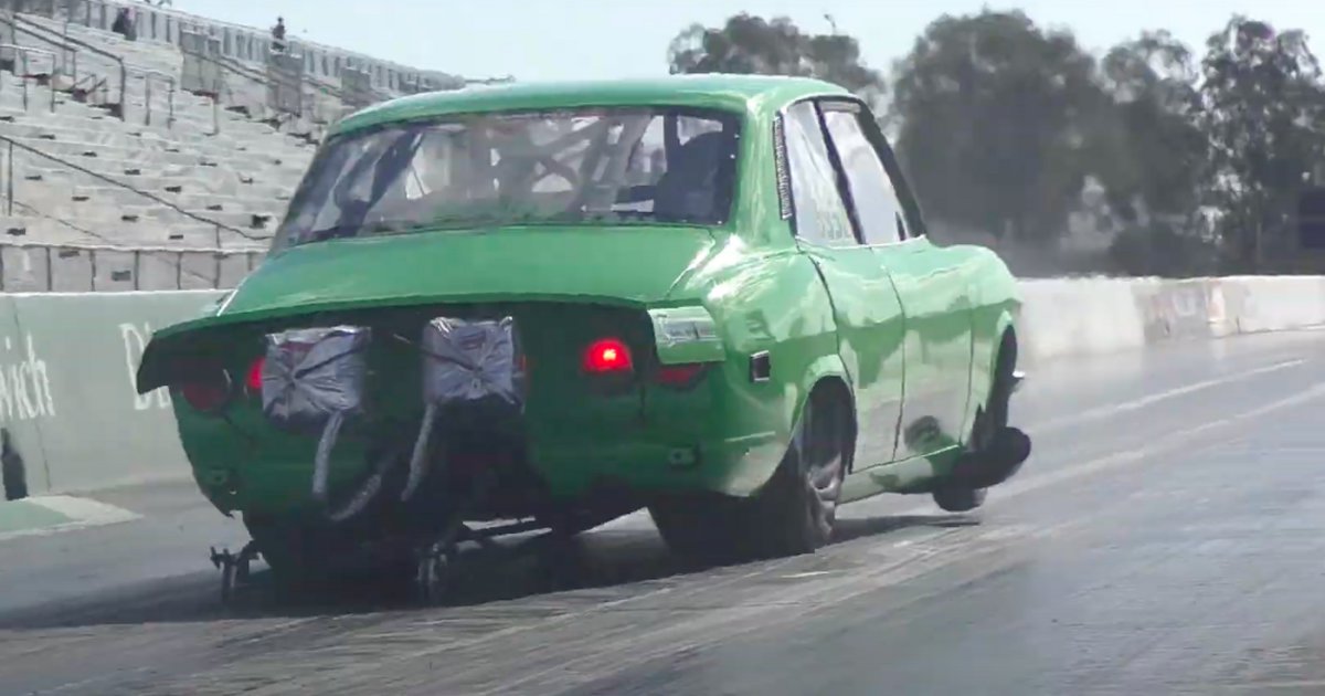 O σοκαριστικός ήχος ενός Mazda RX2 και η ταχύτητα εξόδου των 293 km/h ...